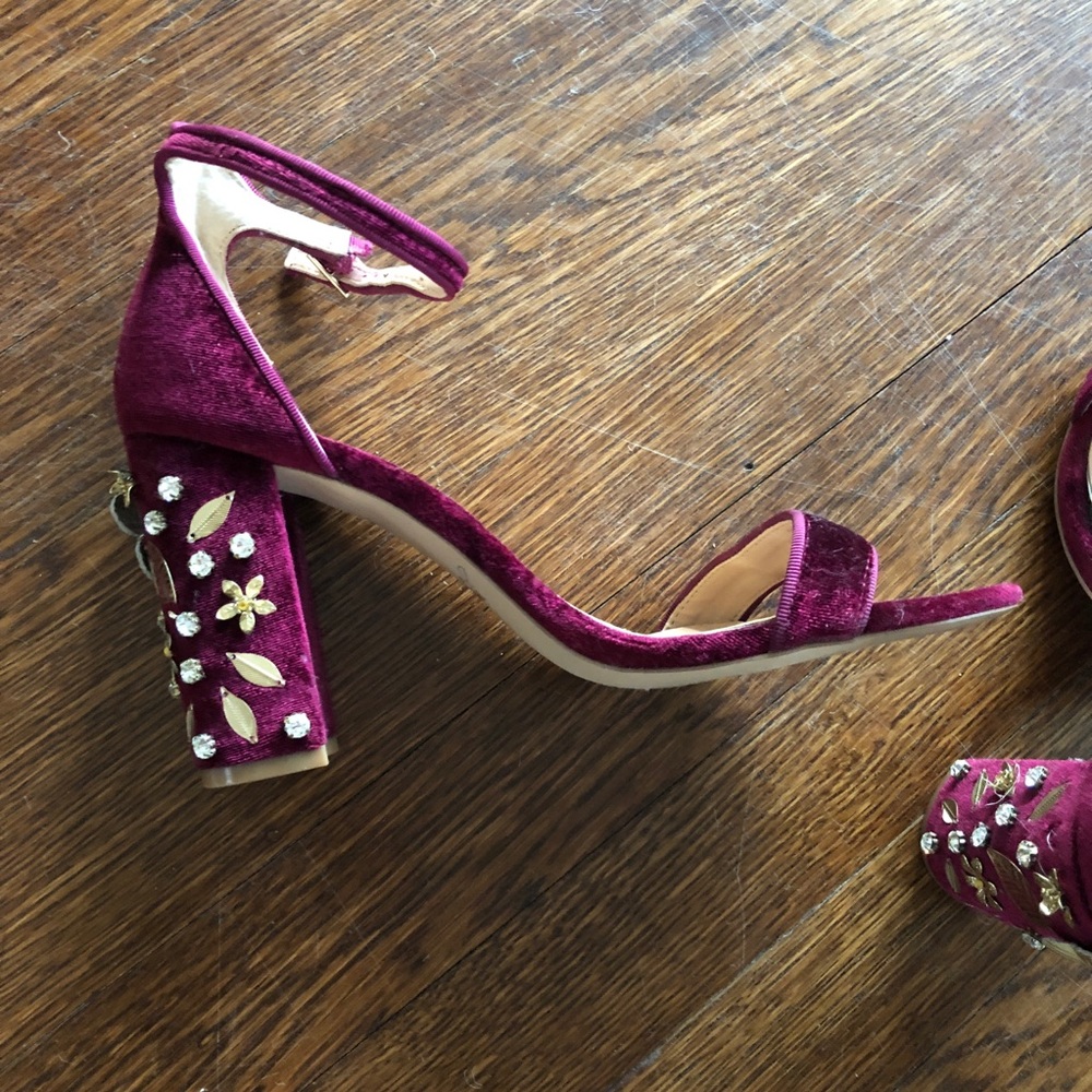 Badgely Mischka Heels